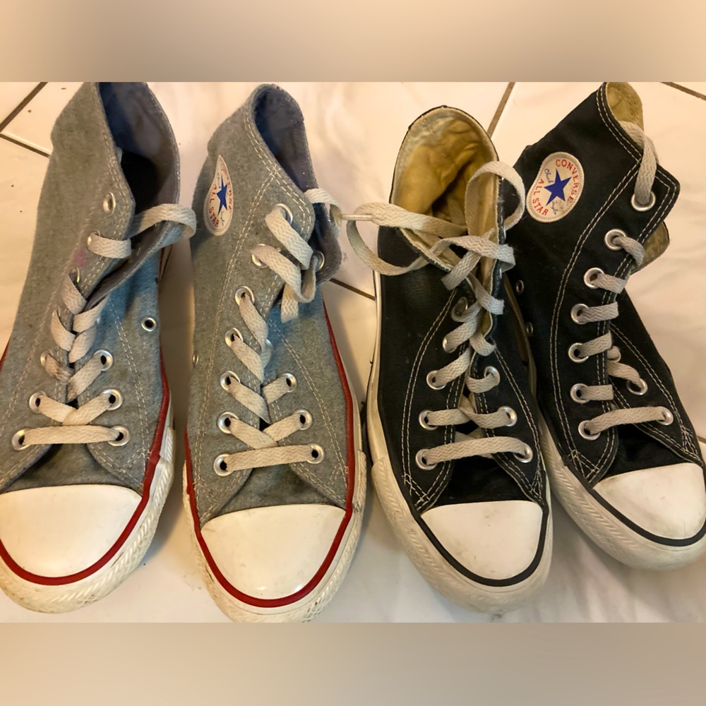 2 Converse kids sneakers  size 4 worn